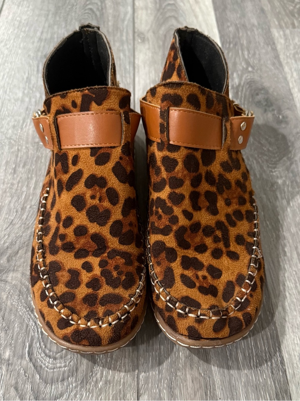 Women's Leopard Animal Print Loafer Flats Buckle Strap Closed Toe Brown/Black